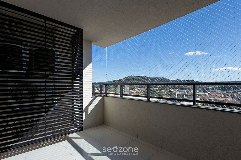 Apart con balcón en cond. con piscina SKL0607