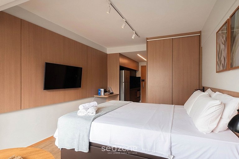 Studio em Cond. c/ Piscina e Academia EUB0301