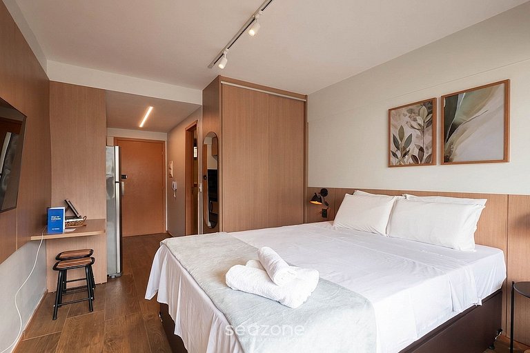 Studio em Cond. c/ Piscina e Academia EUB0301