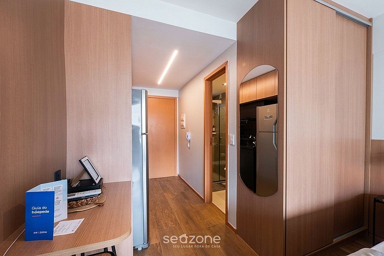 Studio em Cond. c/ Piscina e Academia EUB0301