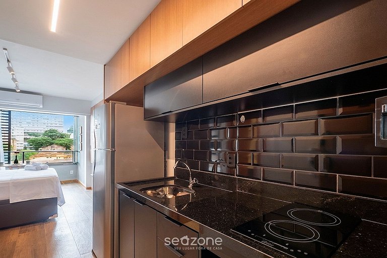 Studio em Cond. c/ Piscina e Academia EUB0301