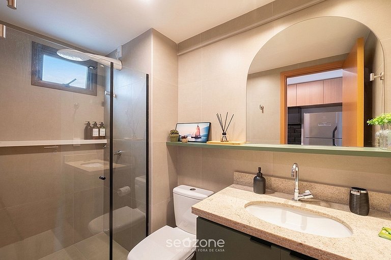 Studio em Cond. c/ Piscina e Academia EUB0301