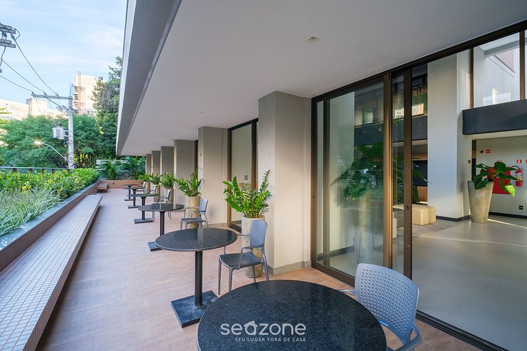 Studio em Cond. c/ Piscina e Academia EUB0301