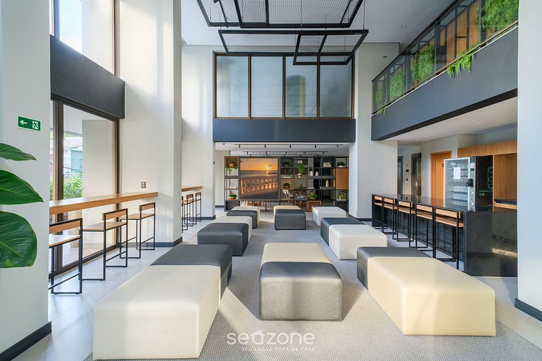 Studio em Cond. c/ Piscina e Academia EUB0301