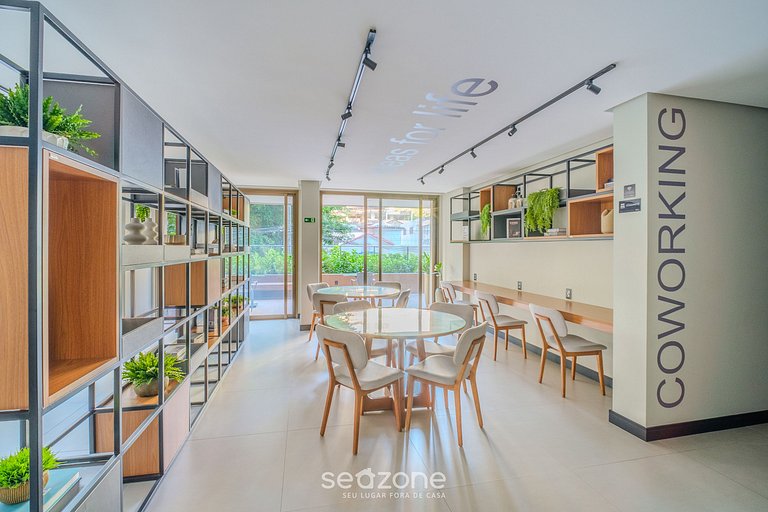 Studio em Cond. c/ Piscina e Academia EUB0301