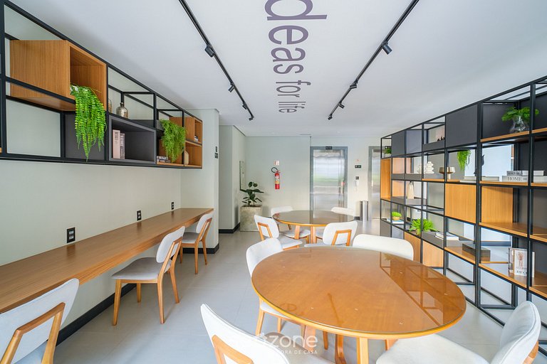 Studio em Cond. c/ Piscina e Academia EUB0301
