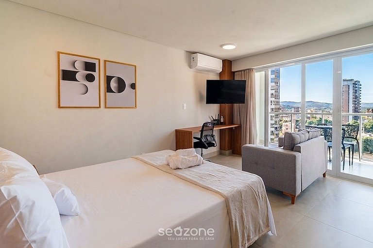 Studio c/ Varanda em Cond. c/ Piscina MSU0804