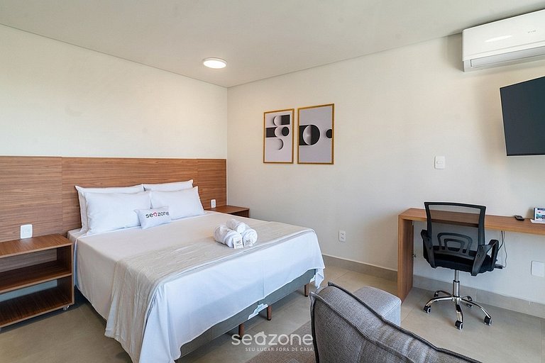 Studio c/ Varanda em Cond. c/ Piscina MSU0804