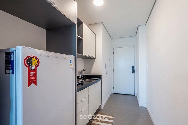 Studio c/ Varanda e Vista Mar em Cond. ARU1017