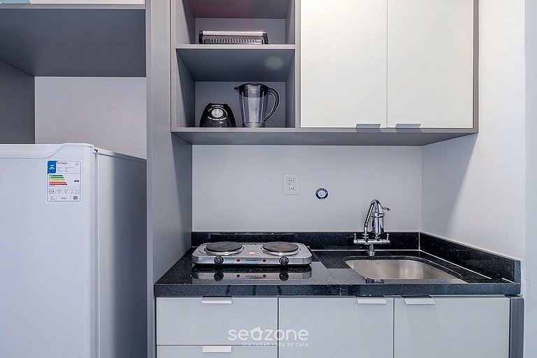 Studio c/ Varanda e Vista Mar em Cond. ARU1017