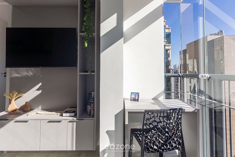 Apto. c/ Balcón en Condo. c/ Piscina VBC1603