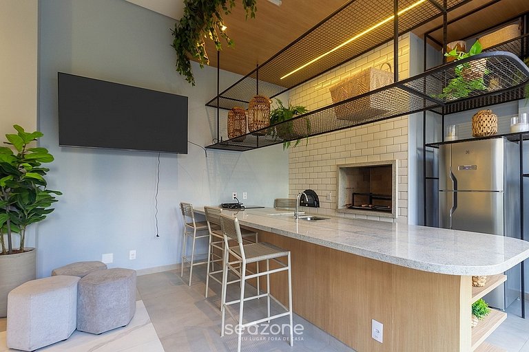 Studio c/ Varanda em Cond. c/ Piscina VBC1603