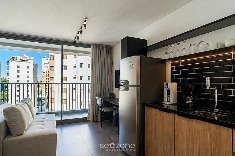 Estudio c/ Balcón y Vista Cid. en Condo. SIG0402