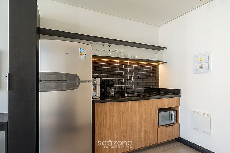 Estudio c/ Balcón y Vista Cid. en Condo. SIG0402