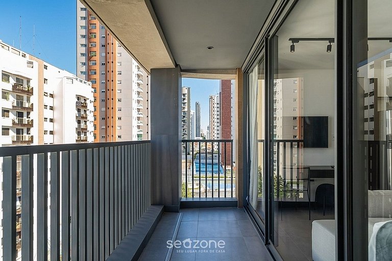 Estudio c/ Balcón y Vista Cid. en Condo. SIG0402