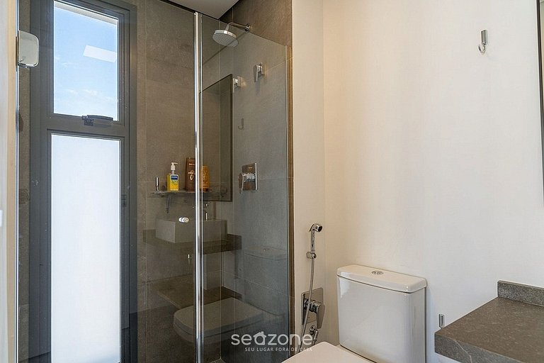 Estudio c/ Balcón y Vista Cid. en Condo. SIG0402