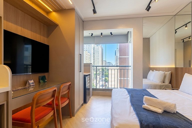 Studio c/ Varanda e Vista Cid. em Cond. GLA0101