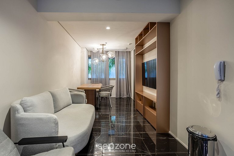 Studio c/ Varanda e Vista Cid. em Cond. GLA0101