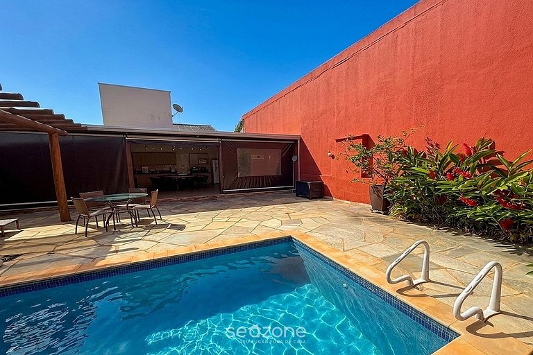 Casa em Cond. c/ Piscina priv. e churrasq. BJS0010