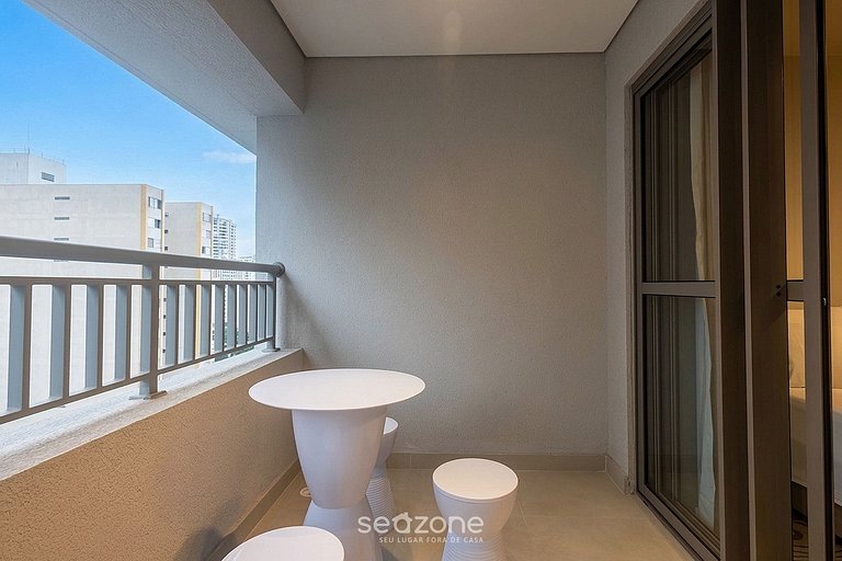 Studio c/ Varanda em Cond. c/ Piscina TCN0509