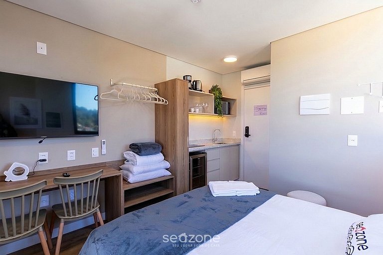 Studio em Cond. c/ Garagem e Vista Cid. UST0508