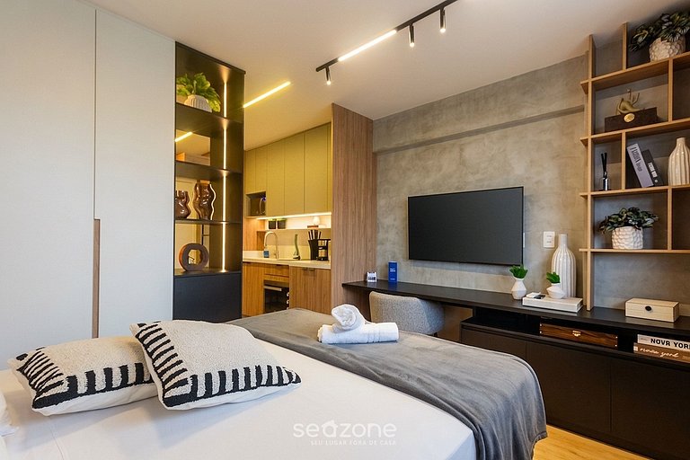 Studio em Cond. c/ Piscina e Vista Cid. BEM1405