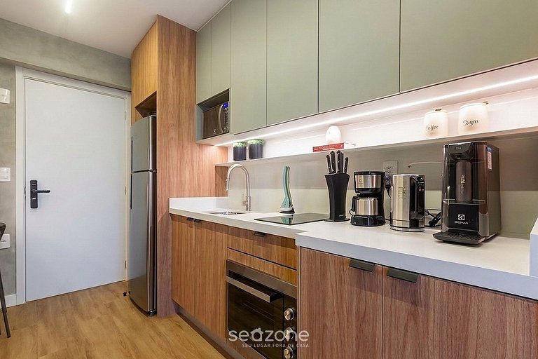 Studio em Cond. c/ Piscina e Vista Cid. BEM1405