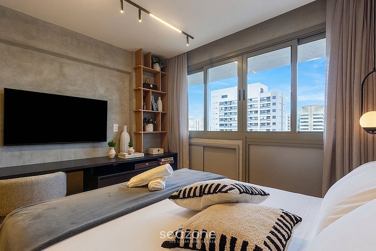 Studio em Cond. c/ Piscina e Vista Cid. BEM1405