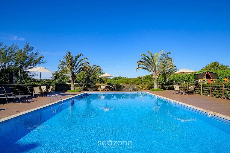 Apto. c/ Balcón en Condo. c/ Piscina VIC0202