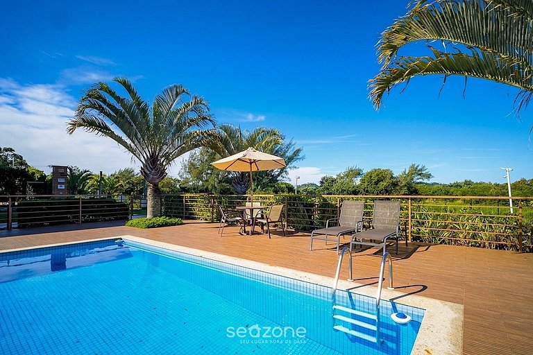 Apto. c/ Balcón en Condo. c/ Piscina VIC0202