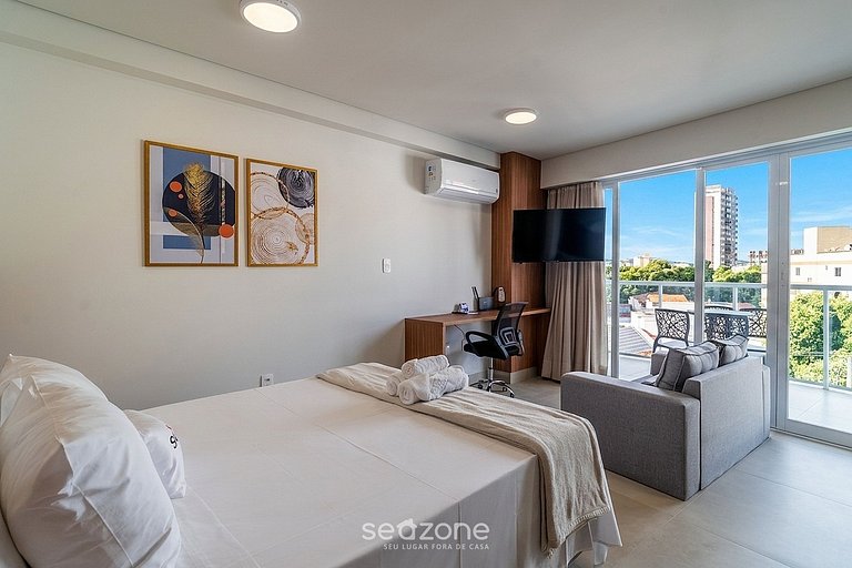 Studio c/ Varanda em Cond. c/ Piscina MSU0305