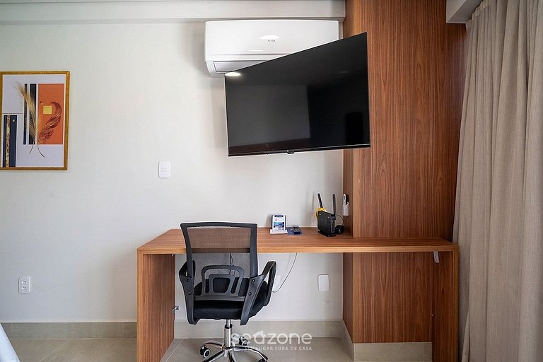 Studio c/ Varanda em Cond. c/ Piscina MSU0705