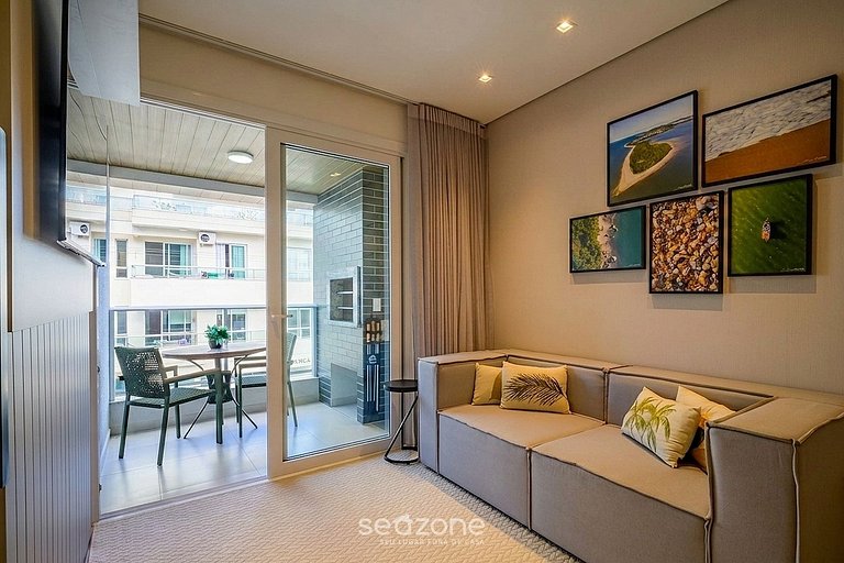 Apto. c/ Balcón en Condo. c/ Piscina SCB1223