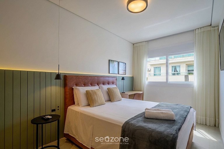 Apto. c/ Balcón en Condo. c/ Piscina SCB1223