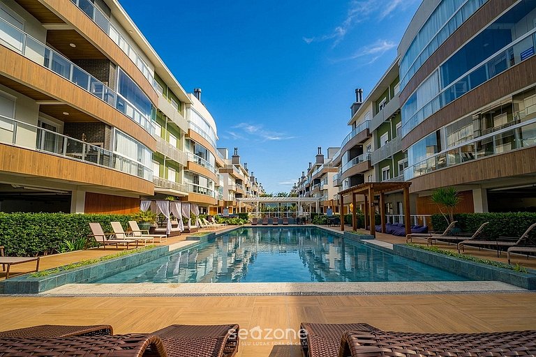 Apto. c/ Balcón en Condo. c/ Piscina SCB1223