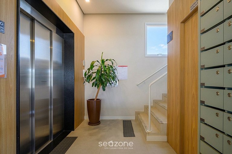 Apto. c/ Balcón en Condo. c/ Piscina SCB1223