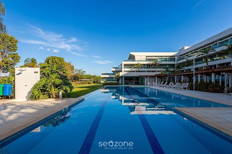 Apto. c/ Varanda em Cond. c/ Piscina LVT0031