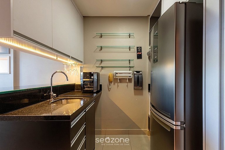 Apto. c/ Varanda em Cond. c/ Piscina LVT0031