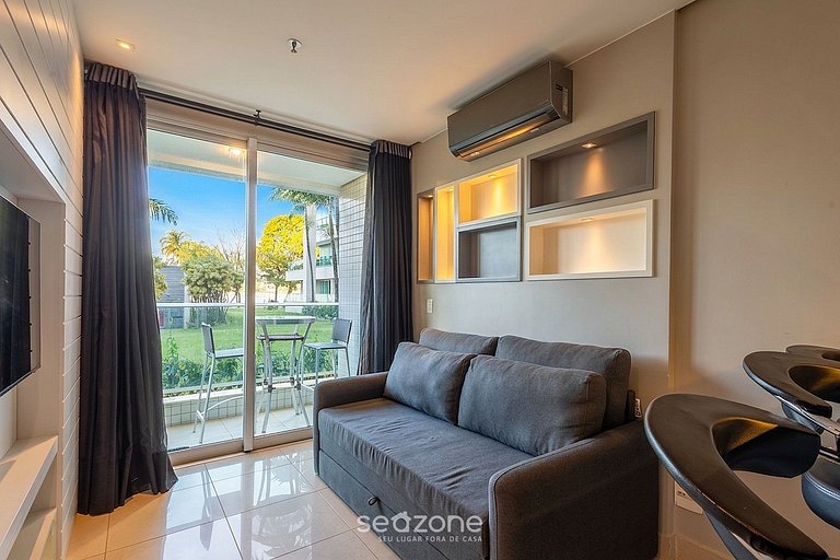 Apto. c/ Balcón en Condo. c/ Piscina LVT0031