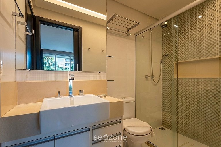Apto. c/ Balcón en Condo. c/ Piscina LVT0031