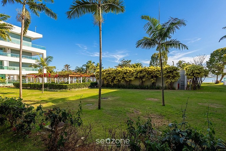 Apto. c/ Balcón en Condo. c/ Piscina LVT0031