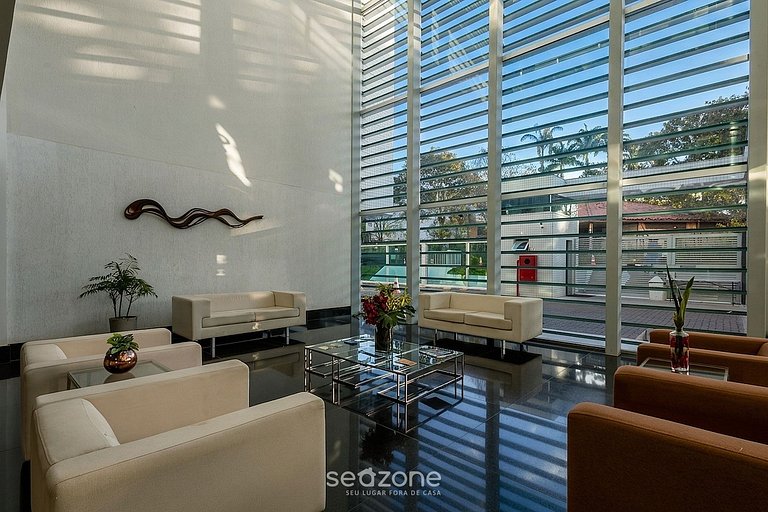 Apto. c/ Balcón en Condo. c/ Piscina LVT0031