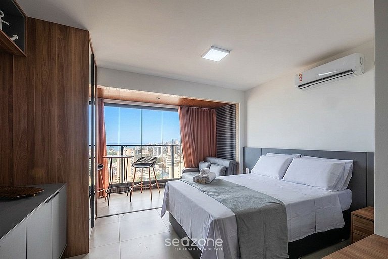 Studio em condomínio a 260 metros da praia BEA1807. Piscina