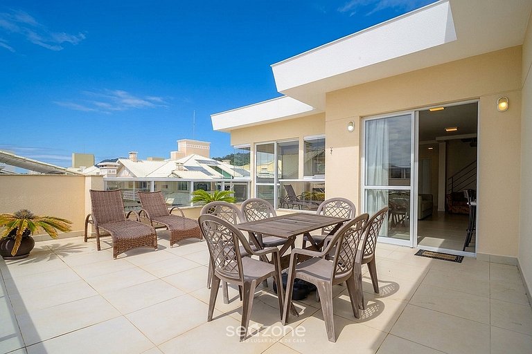 Apto. c/ Jacuzzi en Condo. c/ Piscina CMN0304