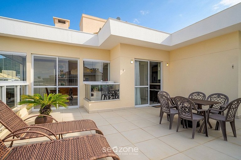 Apto. c/ Jacuzzi en Condo. c/ Piscina CMN0304