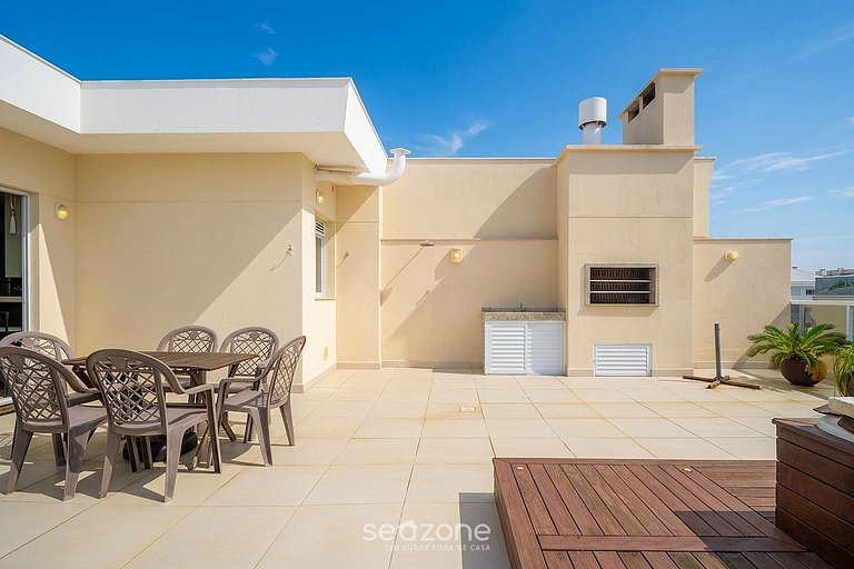 Apto. c/ Jacuzzi en Condo. c/ Piscina CMN0304