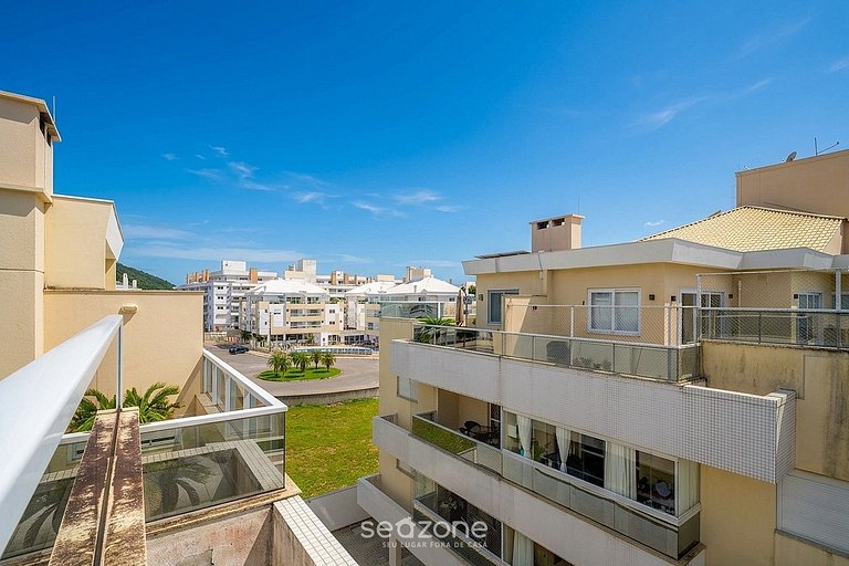 Apto. c/ Jacuzzi en Condo. c/ Piscina CMN0304