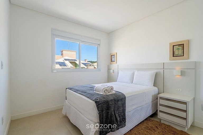 Apto. c/ Jacuzzi en Condo. c/ Piscina CMN0304