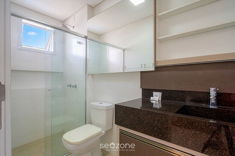 Apto. c/ Jacuzzi en Condo. c/ Piscina CMN0304