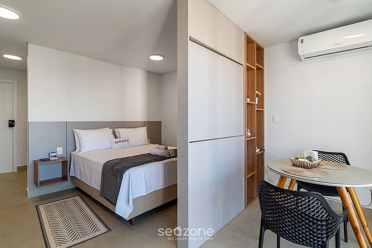 Conforto c/ Varanda em Cond. c/ Piscina MSU1104